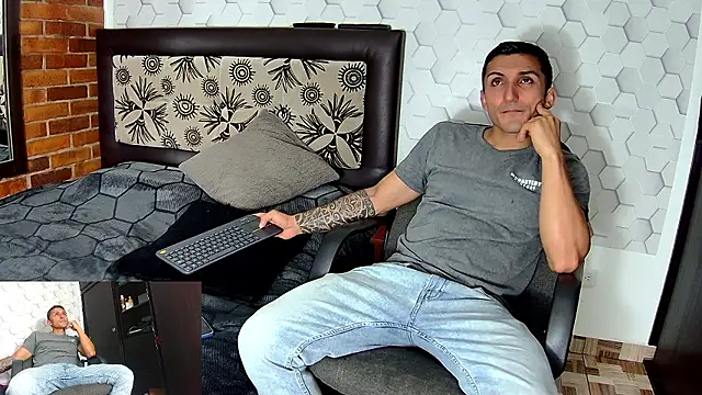 Snapshot of Marck_Muscle chatting on December 2, 2024, 2:31 am Marck Muscle online show from December 2, 2024, 2:31 am