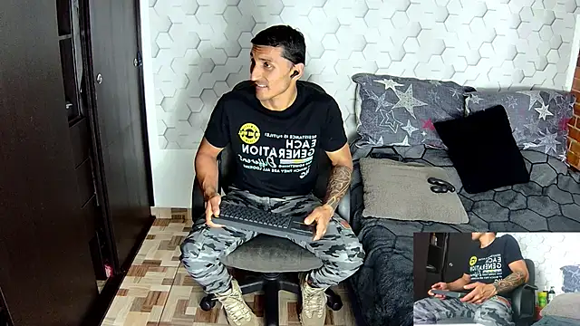 Snapshot of Marck_Muscle chatting on December 11, 2024, 2:41 am Marck Muscle online show from December 11, 2024, 2:41 am