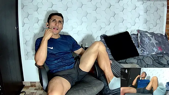 Snapshot of Marck_Muscle chatting on December 13, 2024, 4:54 am Marck Muscle online show from December 13, 2024, 4:54 am