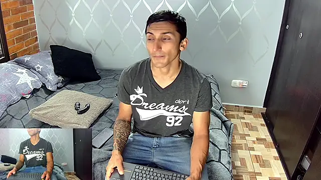 Snapshot of Marck_Muscle chatting on December 27, 2024, 3:20 am Marck Muscle online show from December 27, 2024, 3:20 am