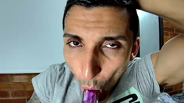 Snapshot of Marck_Muscle chatting on December 30, 2024, 2:53 am Marck Muscle online show from December 30, 2024, 2:53 am