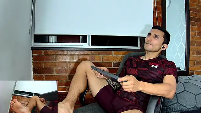 Snapshot of Marck_Muscle chatting on January 10, 2025, 4:22 am Marck Muscle online show from January 10, 2025, 4:22 am