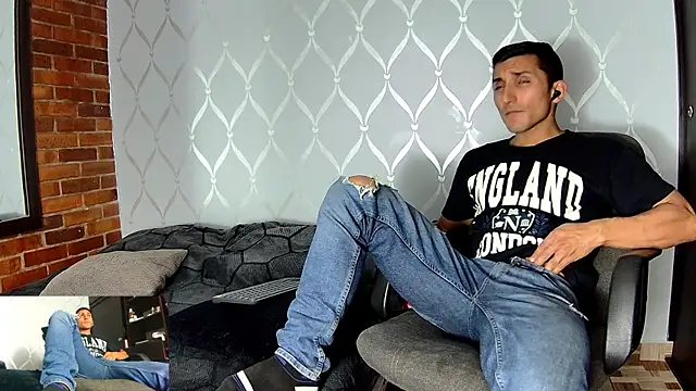 Snapshot of Marck_Muscle chatting on January 21, 2025, 12:57 am Marck Muscle online show from January 21, 2025, 12:57 am
