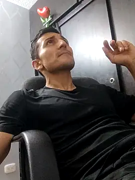 Snapshot of Marck_Muscle chatting on February 28, 2025, 12:43 am Marck Muscle online show from February 28, 2025, 12:43 am