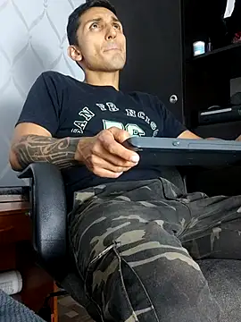 Snapshot of Marck_Muscle chatting on March 8, 2025, 3:28 am Marck Muscle online show from March 8, 2025, 3:28 am