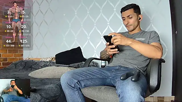 Snapshot of Marck_Muscle chatting on March 19, 2025, 12:26 am Marck Muscle online show from March 19, 2025, 12:26 am