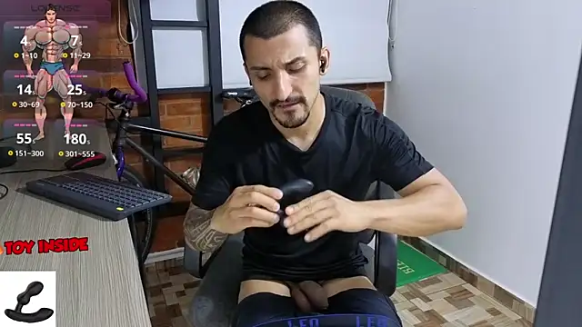 Snapshot of Marck_Muscle chatting on September 23, 2025, 12:13 am Marck Muscle online show from September 23, 2025, 12:13 am