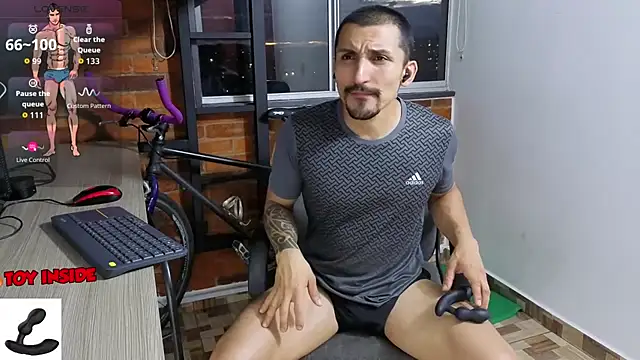 Snapshot of Marck_Muscle chatting on September 23, 2025, 11:08 pm Marck Muscle online show from September 23, 2025, 11:08 pm