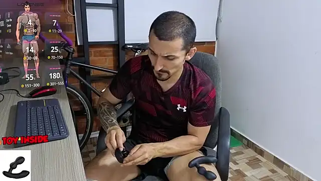 Snapshot of Marck_Muscle chatting on September 26, 2025, 1:20 am Marck Muscle online show from September 26, 2025, 1:20 am