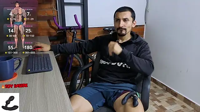 Snapshot of Marck_Muscle chatting on October 11, 2025, 12:10 am Marck Muscle online show from October 11, 2025, 12:10 am