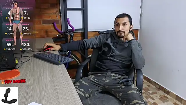 Snapshot of Marck_Muscle chatting on October 13, 2025, 1:49 am Marck Muscle online show from October 13, 2025, 1:49 am