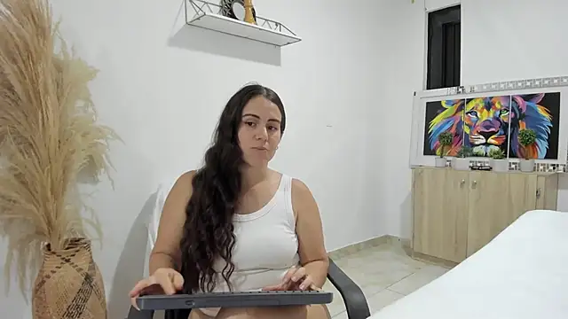 AURORA FRANKLIN online show from October 9, 2025, 4:05 pm