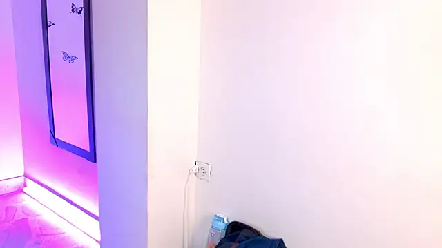 Lilly Peach22 online show from September 11, 2025, 5:18 am