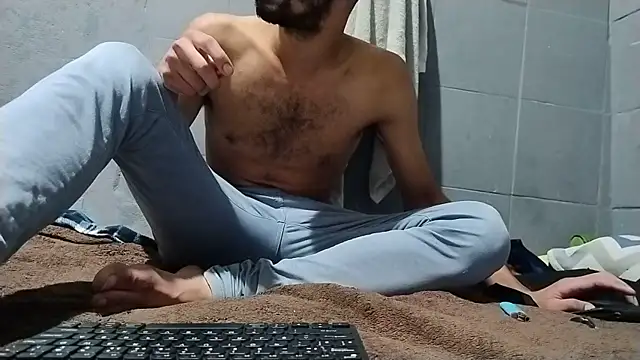 Snapshot of UncutToyBoy23cm chatting on May 17, 2026, 7:17 am UncutToyBoy23cm online show from May 17, 2026, 7:17 am