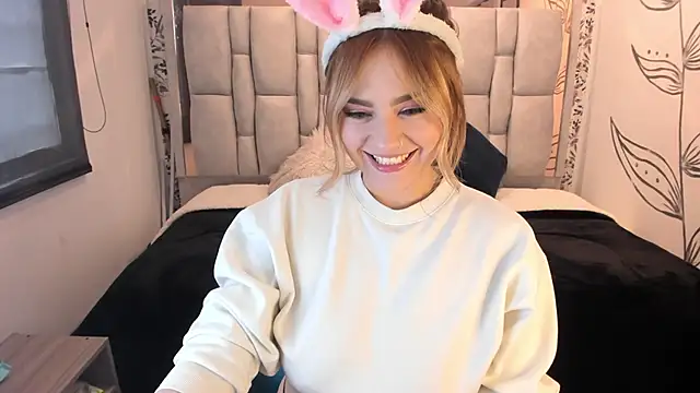 Snapshot of KataHot_ chatting on September 18, 2025, 8:11 pm KataHot  online show from September 18, 2025, 8:11 pm