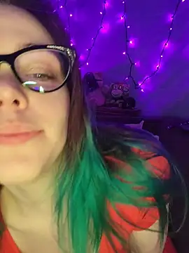 EverlyEster online show from March 29, 2026, 10:26 am