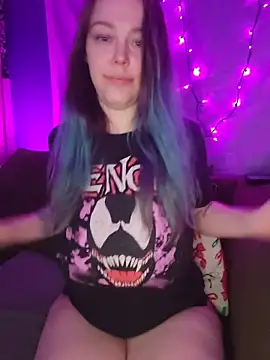 EverlyEster online show from April 5, 2026, 8:11 am