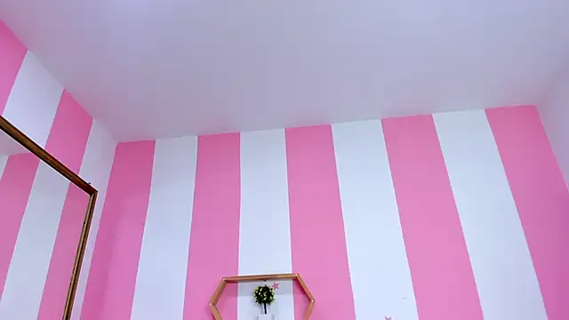 ISABELLA 020 online show from February 13, 2026, 12:34 pm