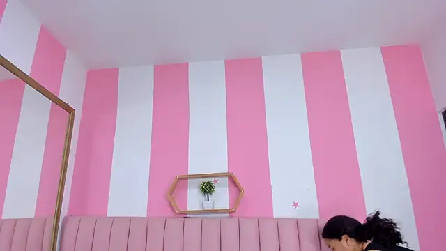 ISABELLA 020 online show from February 23, 2026, 12:35 pm