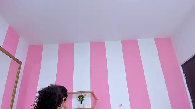 ISABELLA 020 online show from March 13, 2026, 12:23 pm