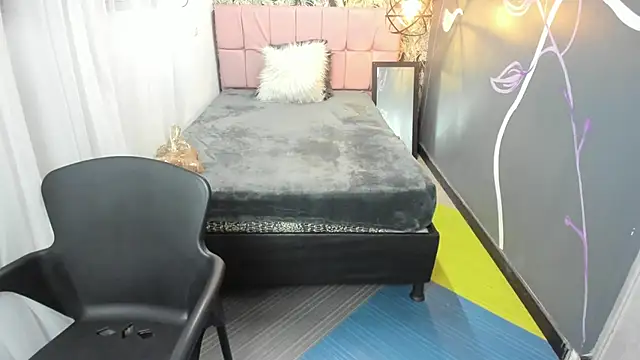 EmmaaEvans  online show from January 27, 2025, 11:54 am