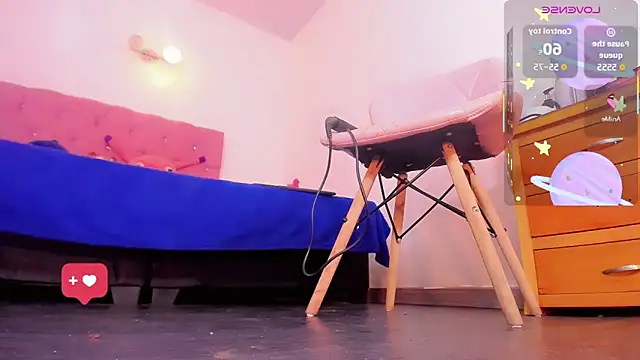  Riannagarcia  online show from April 15, 2026, 5:42 pm