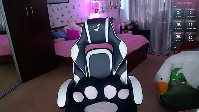 Sidney blush online show from February 9, 2026, 5:44 am