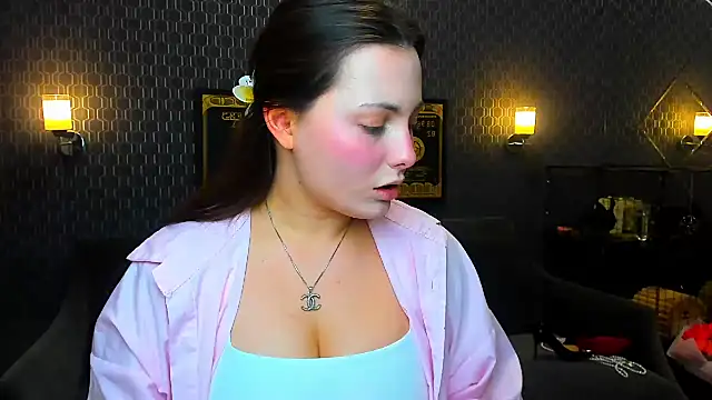 Snapshot of _extraterrestrial_ chatting on October 28, 2025, 4:31 pm  extraterrestrial  online show from October 28, 2025, 4:31 pm