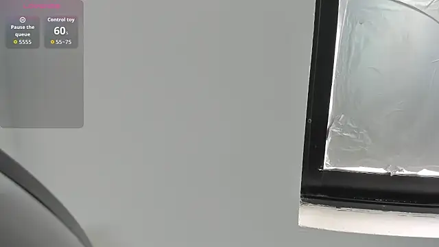 Kylie2211 online show from April 15, 2026, 6:37 pm