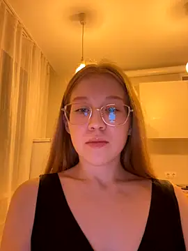 Snapshot of Eva_Weyne chatting on November 15, 2025, 8:27 pm Eva Weyne online show from November 15, 2025, 8:27 pm