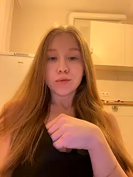 Snapshot of Eva_Weyne chatting on November 30, 2025, 8:46 pm Eva Weyne online show from November 30, 2025, 8:46 pm