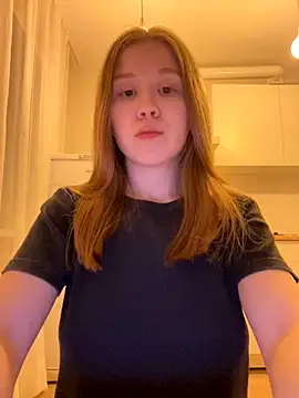 Snapshot of Eva_Weyne chatting on December 13, 2025, 9:42 pm Eva Weyne online show from December 13, 2025, 9:42 pm