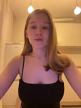 Snapshot of Eva_Weyne chatting on February 4, 2026, 10:04 pm Eva Weyne online show from February 4, 2026, 10:04 pm