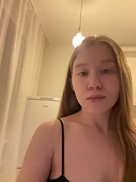 Snapshot of Eva_Weyne chatting on February 8, 2026, 10:46 pm Eva Weyne online show from February 8, 2026, 10:46 pm