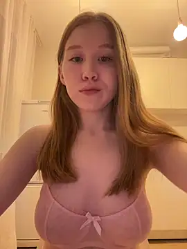 Snapshot of Eva_Weyne chatting on February 10, 2026, 9:41 pm Eva Weyne online show from February 10, 2026, 9:41 pm