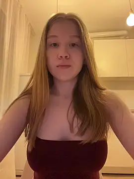 Snapshot of Eva_Weyne chatting on February 15, 2026, 9:33 pm Eva Weyne online show from February 15, 2026, 9:33 pm