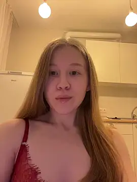 Snapshot of Eva_Weyne chatting on February 16, 2026, 9:44 pm Eva Weyne online show from February 16, 2026, 9:44 pm