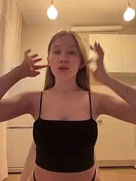 Snapshot of Eva_Weyne chatting on February 18, 2026, 7:10 pm Eva Weyne online show from February 18, 2026, 7:10 pm