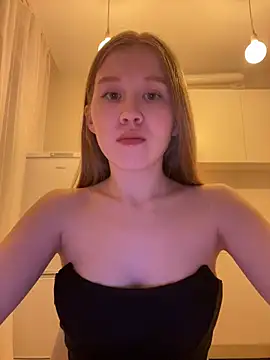 Snapshot of Eva_Weyne chatting on February 19, 2026, 8:38 pm Eva Weyne online show from February 19, 2026, 8:38 pm