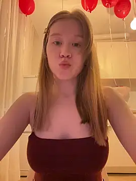 Eva Weyne online show from March 28, 2026, 9:14 pm