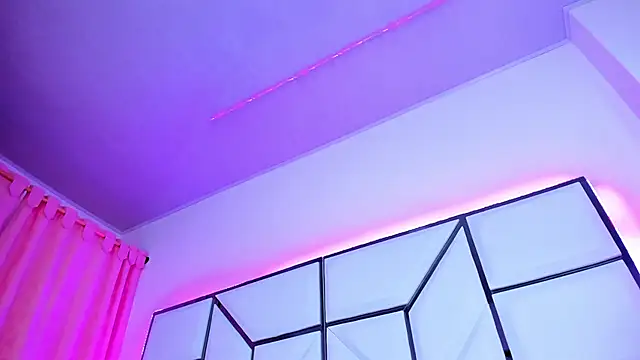 Snapshot of SarayRoyse chatting on January 17, 2025, 10:23 pm SarayRoyse online show from January 17, 2025, 10:23 pm