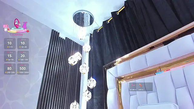 SarayRoyse online show from March 19, 2026, 7:40 pm