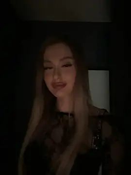 Snapshot of Sweet__Milly chatting on January 9, 2025, 9:47 pm Sweet Milly online show from January 9, 2025, 9:47 pm