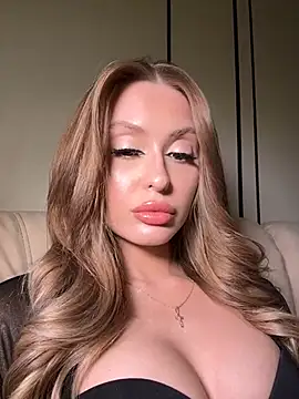 Snapshot of Sweet__Milly chatting on February 15, 2026, 6:59 pm Sweet Milly online show from February 15, 2026, 6:59 pm