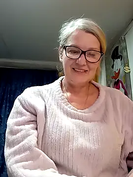 irinamaux online show from April 8, 2026, 2:50 pm