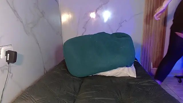 mollyguns online show from February 22, 2026, 8:18 pm