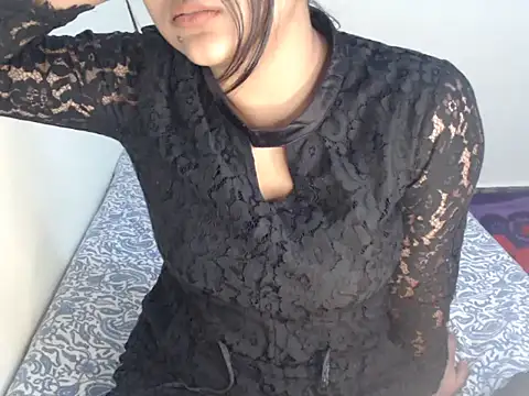 Freya nia online show from December 22, 2025, 7:55 pm