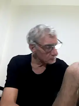 BIGUNCUTHARDCOCK online show from March 19, 2025, 7:18 am