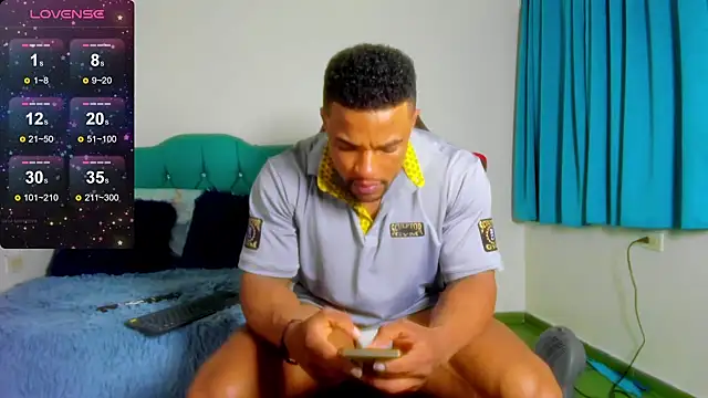 Snapshot of estebanlobo- chatting on December 12, 2024, 9:26 pm estebanlobo- online show from December 12, 2024, 9:26 pm