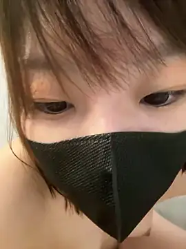 Snapshot of hi---chan- chatting on June 20, 2026, 1:52 am hi---chan- online show from June 20, 2026, 1:52 am